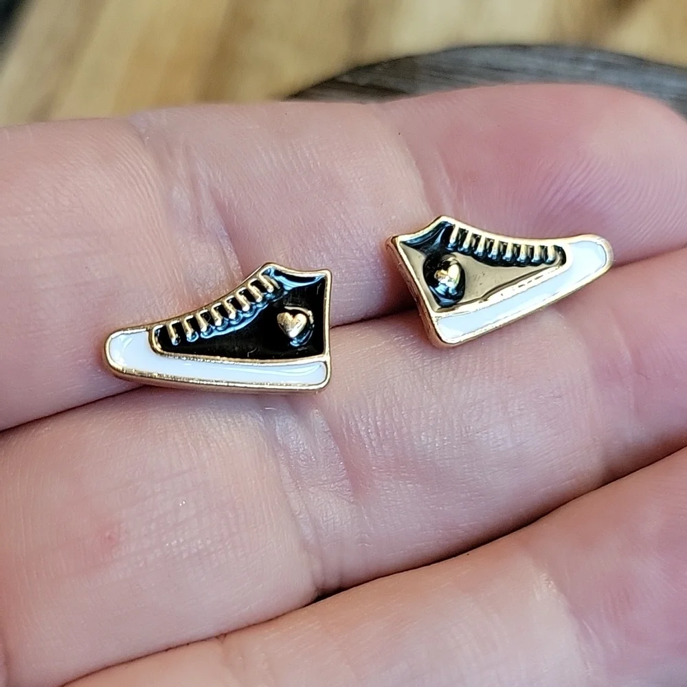Mini Converse Style Earrings, black retro Chuck Taylor style - Picture 4 of 4